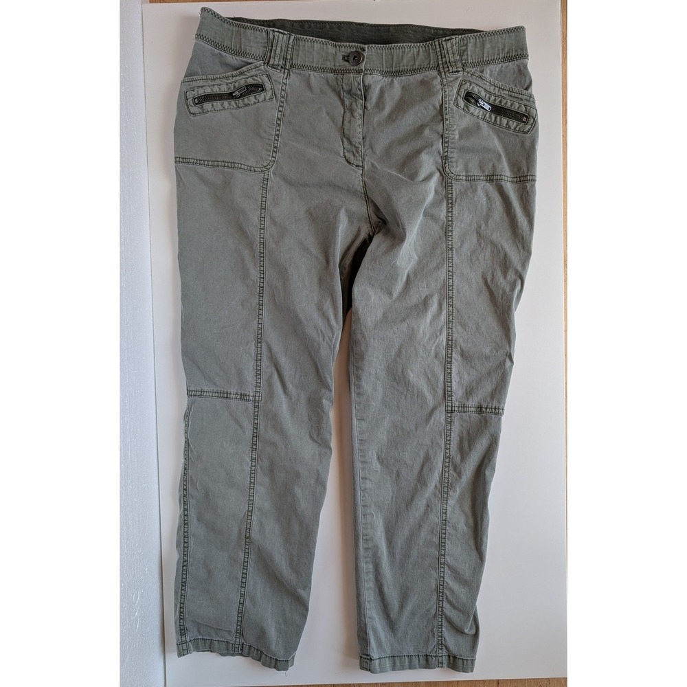 Chicos Olive Green Utility Cropped Pants Size 2.5 Stretch Straight Leg Cargo
